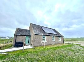 Modern Refurbished Church nr Butt of Lewis beaches，位于Port of Ness的度假屋