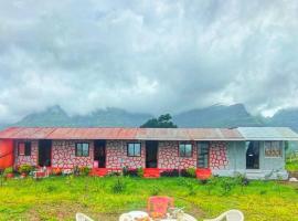 Meghvan Farmhouse & Camping Bhandardhara，位于班达尔达拉的酒店