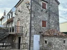 Old house Njivice