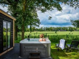 Panorama wellnesslodges x Buitenplaats Holten，位于莱森的度假园