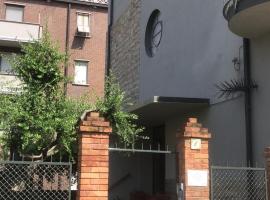 Nuova Casa vacanze nonna Prassede con giardino e posto auto，位于莱科的酒店