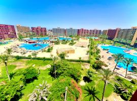 The Golfer's Haven - FAMILIES ONLY- Chalet in Golf Porto Marina，位于阿莱曼的木屋