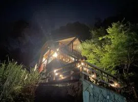 モリソンヴィラ 石垣のログハウス