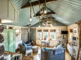Luxury self catering 1 bed cottage with log burner