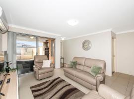 Serene Oasis - 3 Bedroom Getaway，位于珀斯的酒店
