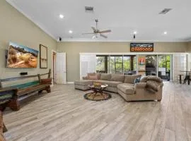 Merritt Island Escape Tropical Paradise 2 Story Fun Fire Pit