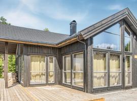 Awesome Home In Rena With Wifi，位于瑞纳的酒店