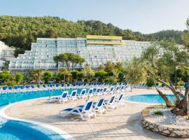 Hotel Mimosa Lido Palace - Maslinica Hotels & Resorts，位于拉巴克的酒店