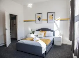 Beautiful Spacious Townhouse Free Parking - 30off Monthly Stays