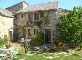 Gite la perdrix a sauveterre