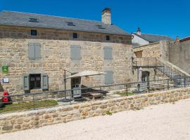 Gîte Gîte de France 6/10 personnes à La Ferme Lionnet，位于Albaret-le-Comtal的酒店