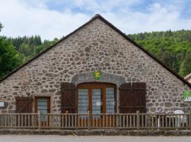 Gites de france 6 personnes a pierrefiche，位于Pierrefiche的酒店