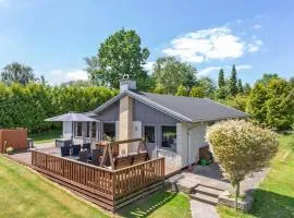 Three-Bedroom Holiday Home In Vig