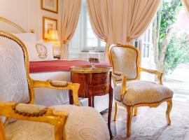Boutique Hotel Teatro，位于英雄港的带停车场的酒店