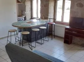 Gîte Violette d'Aubrac - Ancien presbytère 3/5 personnes