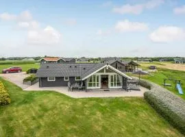 Three-Bedroom Holiday Home In Nordborg