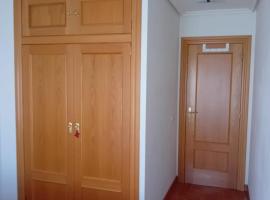 Habitación Renfe 2，位于潘普洛纳的酒店
