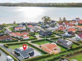 3 Bedroom Nice Home In Hejls，位于海耶斯的酒店