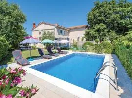 Gorgeous Apartment In Modrusani