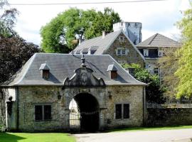 Das GANZE Chateau Thor - bis zu 22 Personen，位于Lontzen的酒店