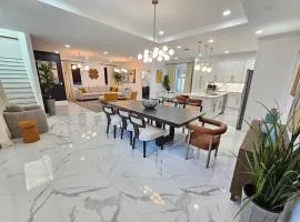 LUXURY 5bd 4ba w Jacuzzi tub Winter Park CP Orlando Gem