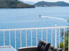 Para Thin Alos Skiathos，位于斯基亚索斯镇的带按摩浴缸的酒店