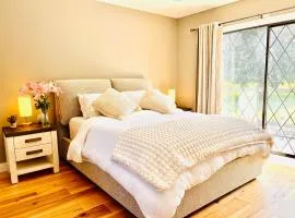 Oceanside Manor - Fancy Room - Golf course & Beach View