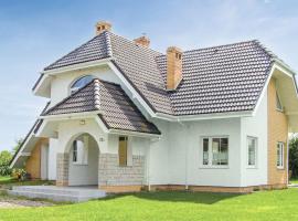 3 Bedroom Awesome Home In Postomino，位于Postomino的酒店