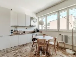 Ria Apartment by Quokka 360 - in the centre of Como