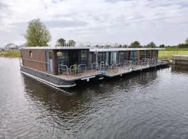 Svencele Boats namas-laivas su sauna reikalingos laivavedžio teisės