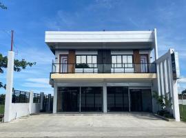 AMV Hotel, Events Place & Restaurant，位于Mamburao的酒店