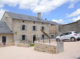 Gîte Gîte 4/6 personnes à la Ferme Lionnet，位于Albaret-le-Comtal的酒店