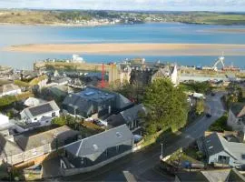 Stylish estuary view apartment