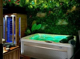 Jungle Love Room