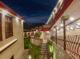 Almaaz Hotel Murree，位于穆里的酒店