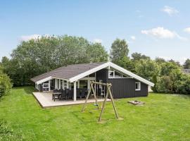 Stunning Home In Væggerløse With Sauna，位于博托比的酒店