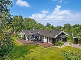 Nice Home In Vejby With Sauna