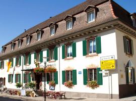 Hotel Restaurant Löwen，位于Zell im Wiesental的酒店