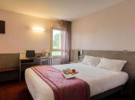 Brit Hotel Les Evens，位于圣萨蒂南的酒店