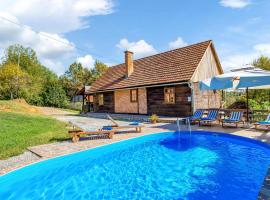 Three-Bedroom Holiday Home In Ribnik，位于Piščetke的酒店