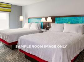 Hampton Inn & Suites Naples South，位于那不勒斯的酒店