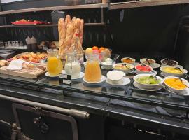 Brit Hotel Du Dauphin L'Aigle，位于莱格勒的酒店