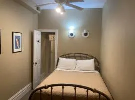 Queen Bed with private ensuite bathroom in Lakeview - 3D