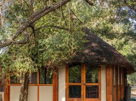 Ndzhaka Tented Camp，位于曼耶雷蒂野生动物园的酒店