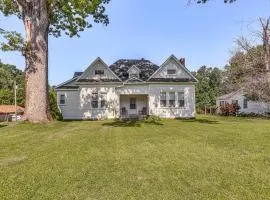 5 Mi to Dtwn Jackson: Family-Friendly Home!