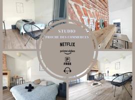 Studio entier proche des commerces - 1 à 2 pers -，位于朗贡的酒店