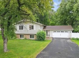 Charming 5 Bd house in cul-de-sac