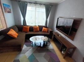 Casa en Villa Residencial 80 mts2，位于洛斯安赫莱斯的度假屋