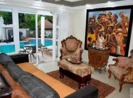 The Flamingo Suite at Frederick's Place