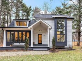 Modern Luxury Home Pool & Spa at Warren Dunes，位于Sawyer的酒店